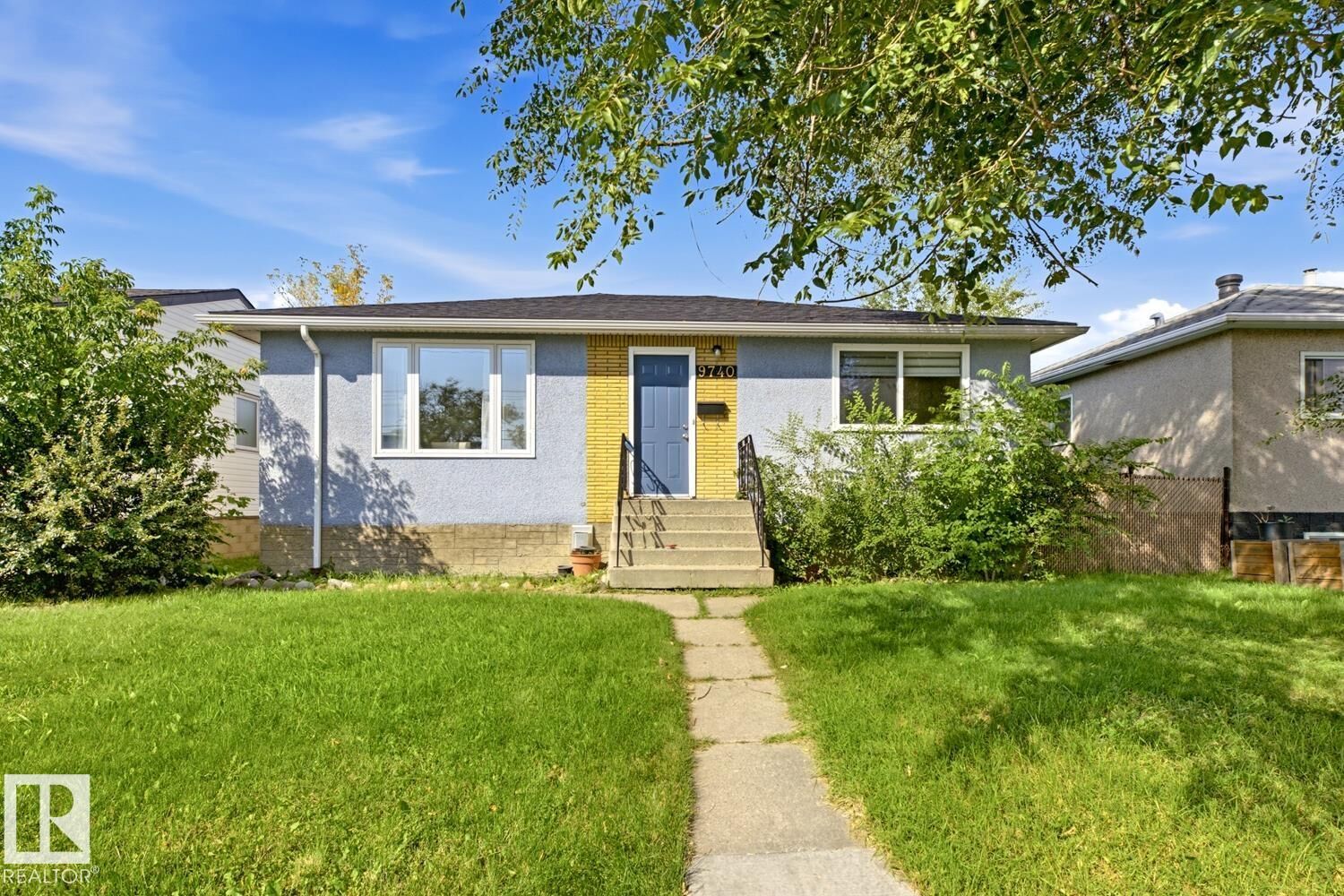 Property Photo:  9740 63 Avenue NW  AB T6E 0G6 