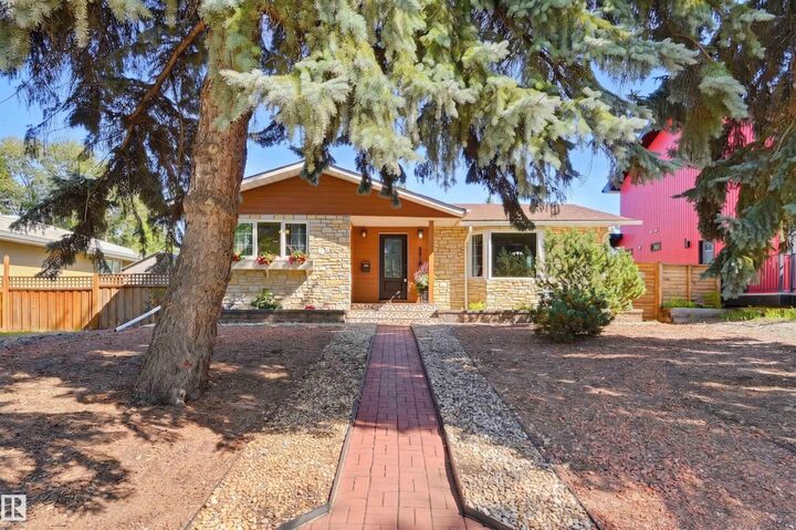 Property Photo:  8819 142 Street NW  AB T5R 0M3 