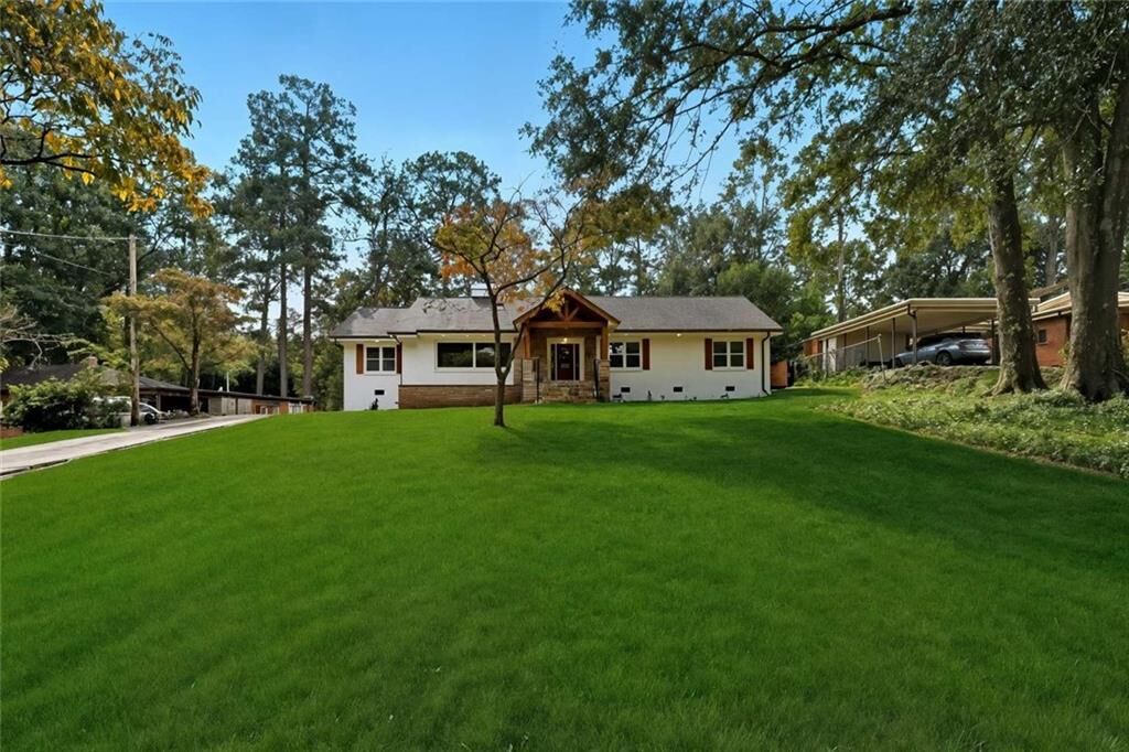 Property Photo: 2304 Rugby Lane GA 30337
