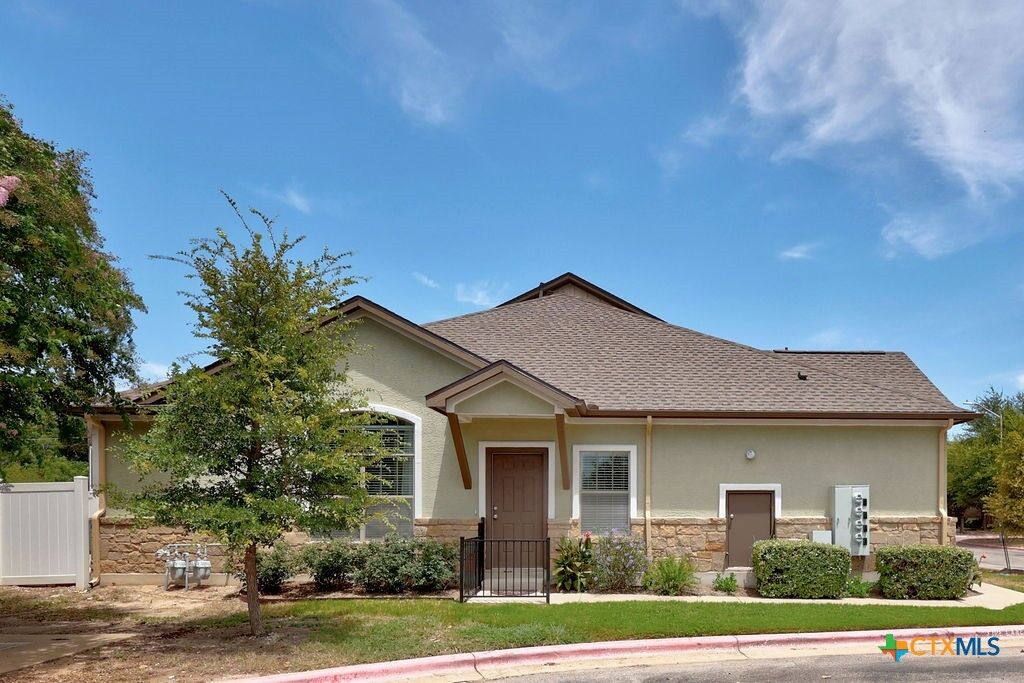 Property Photo:  1900 Little Elm Trail 36  TX 78613 