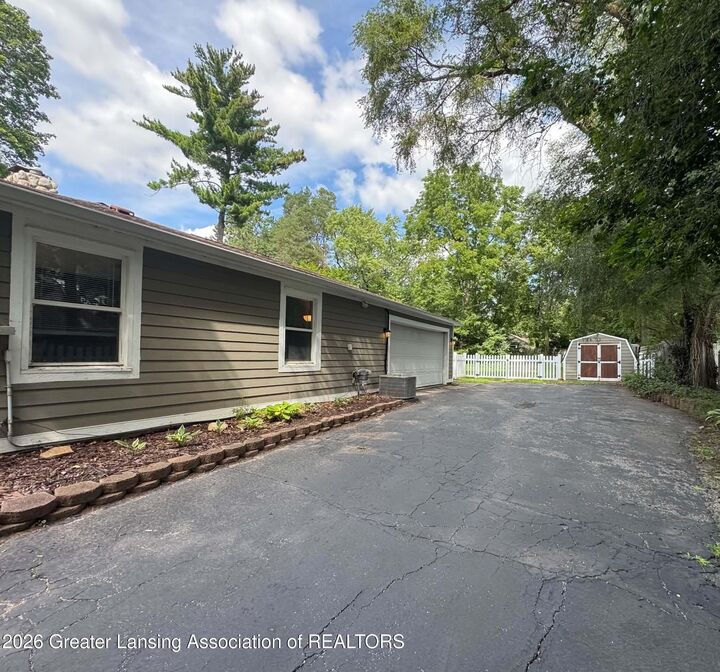 Property Photo:  2410 Mount Hope Road  MI 48864 