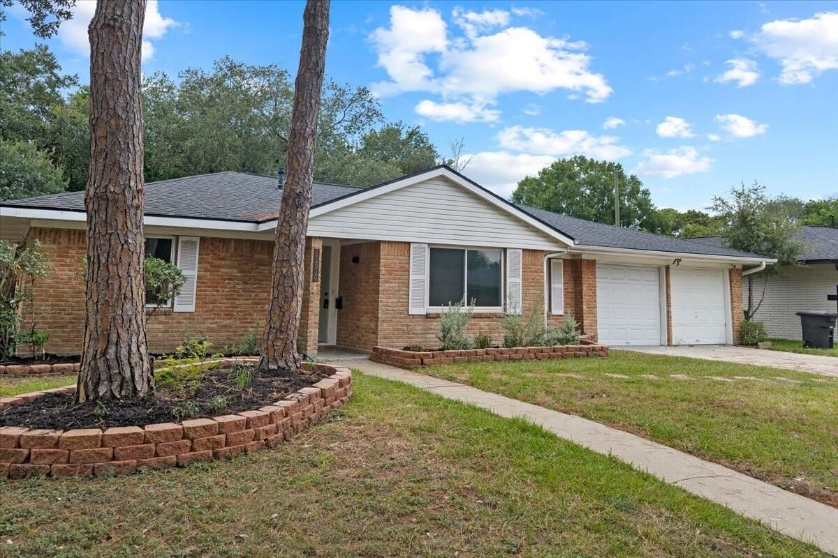 Property Photo: 11510 Mullins Drive TX 77035
