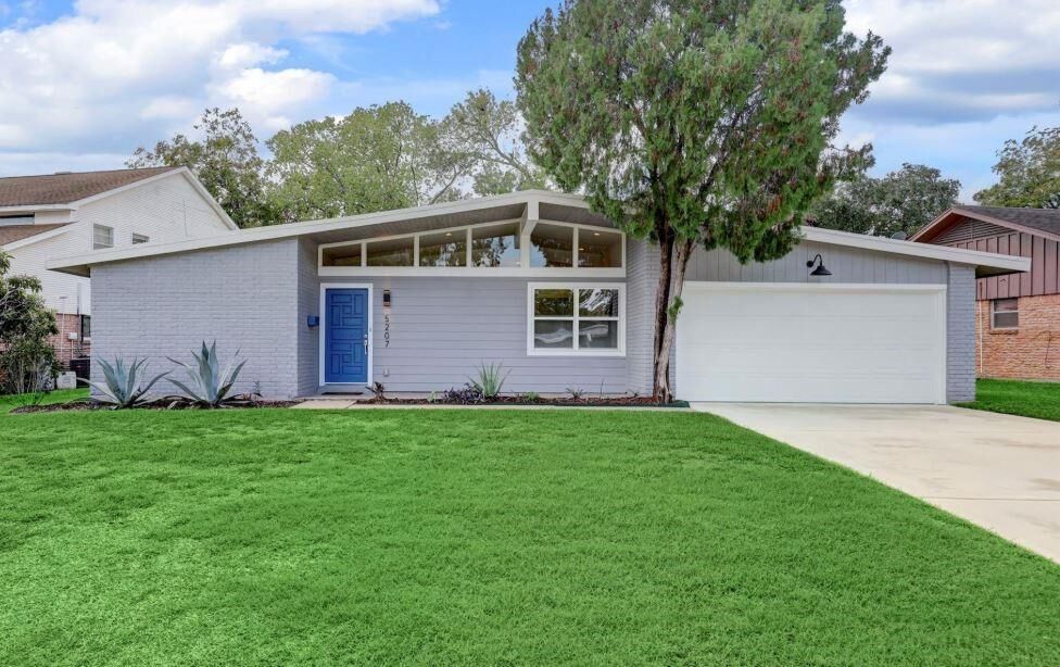 Property Photo:  5207 Benning Drive  TX 77035 