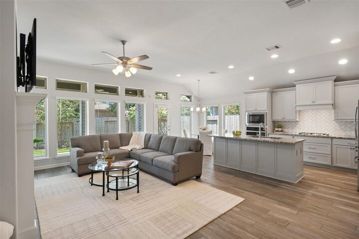 Property Photo:  405 Elevation Avenue  TX 77316 