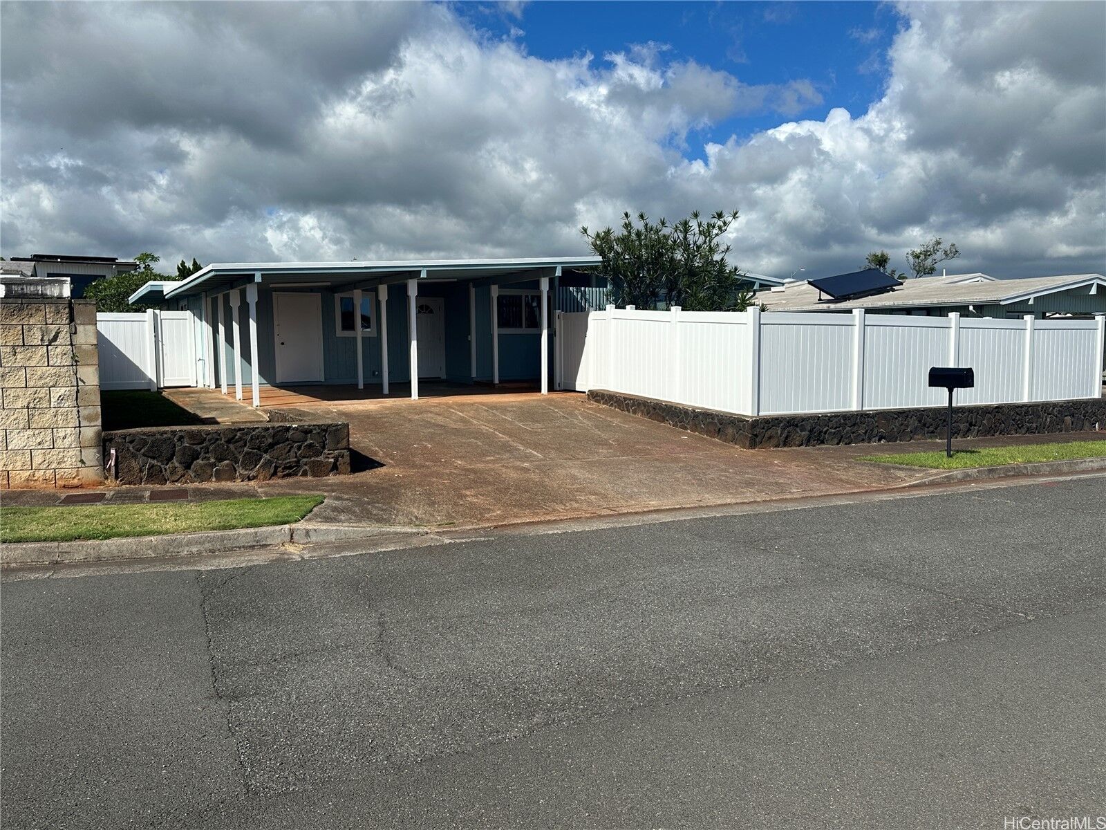 Property Photo: 2433 Hoohoihoi Street HI 96782
