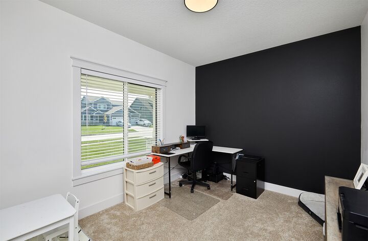 Property Photo:  1602 NW Benjamin Drive  IA 50023 