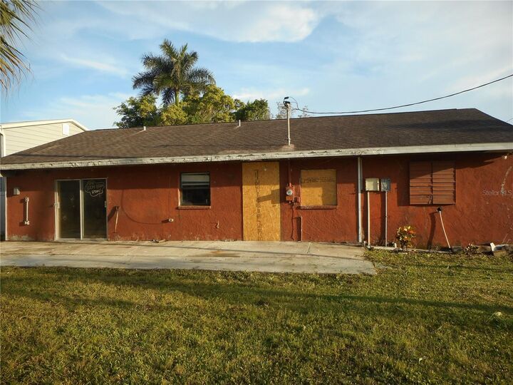 Property Photo:  609 1st Avenue NW  FL 33570 