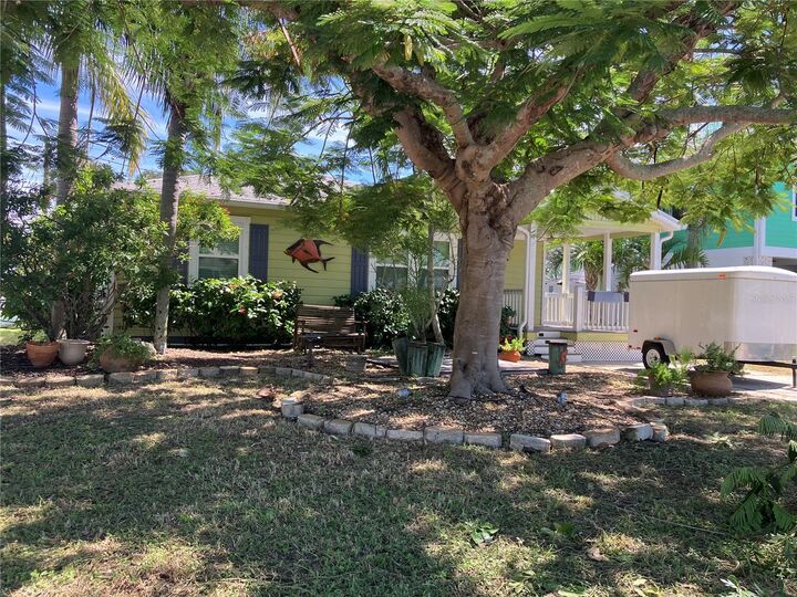 Property Photo:  3008 Dupont Street S  FL 33707 