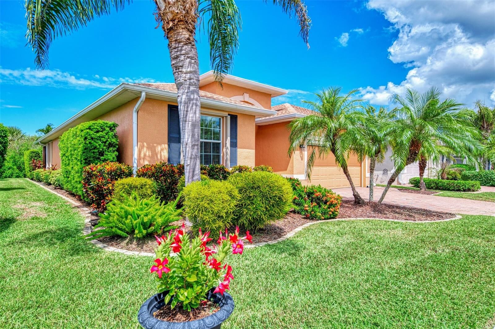 Property Photo:  5221 Canyonland Way  FL 34293 