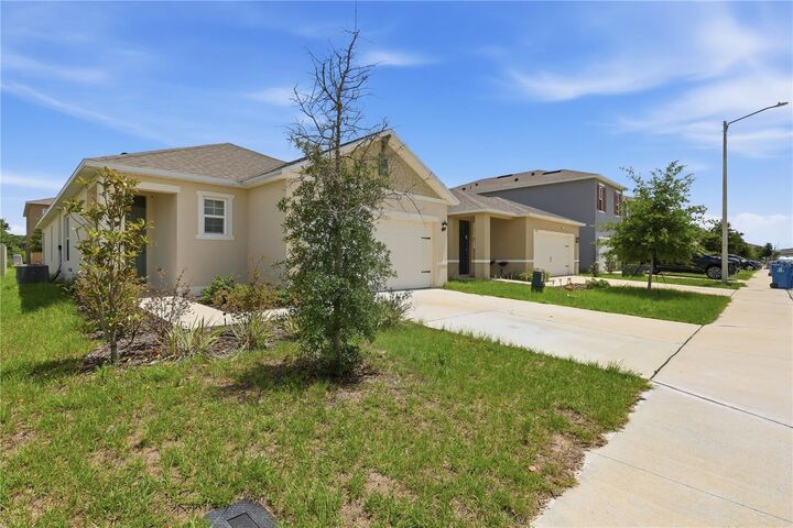 Property Photo:  2735 Numa Falls Ave  FL 33837 