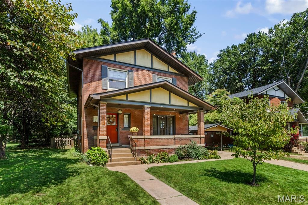 Property Photo:  425 Church Street  MO 63135 