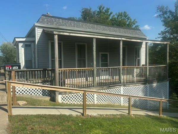 Property Photo: 122-124 N Arch Street MO 63401