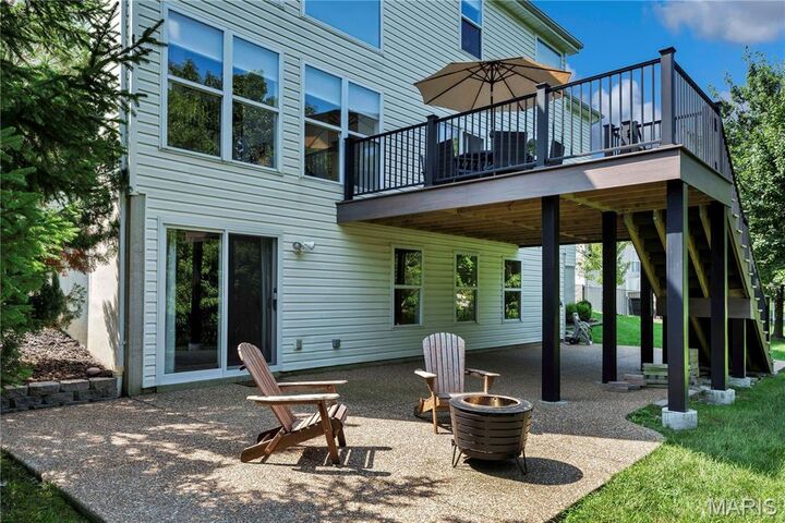Property Photo: 611 Knollshire Way MO 63368