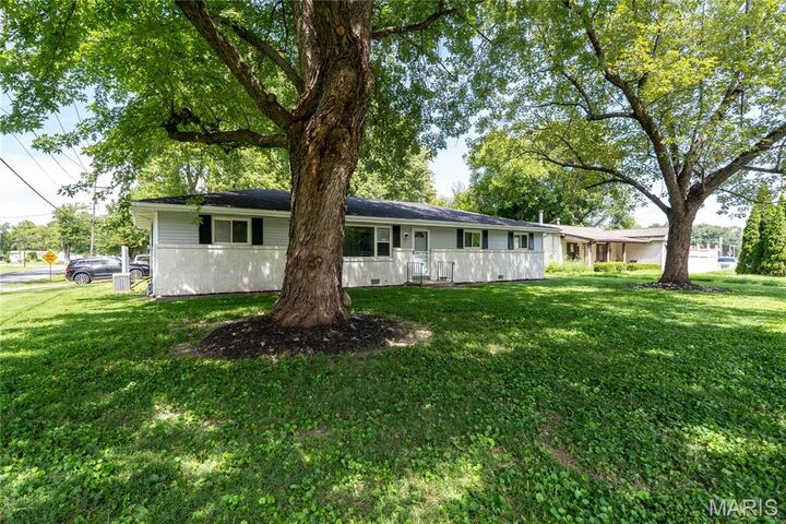 Property Photo:  1201 Hollywood Heights Road  IL 62232 