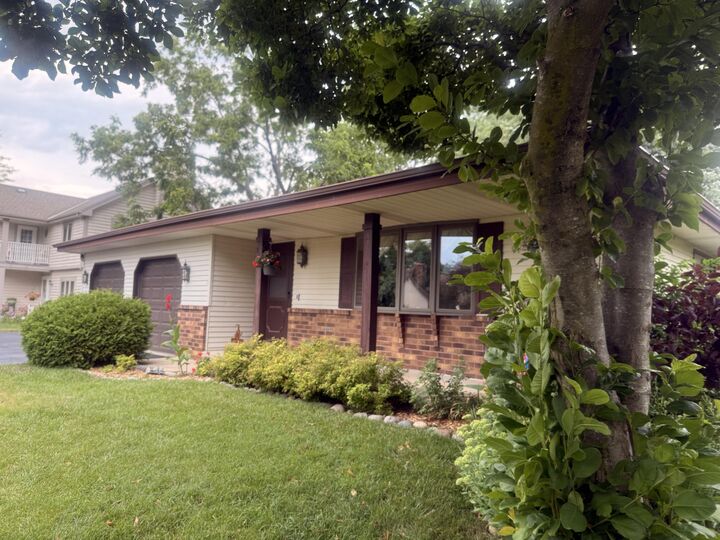 Property Photo: 2120 Autumn Dr WI 53402