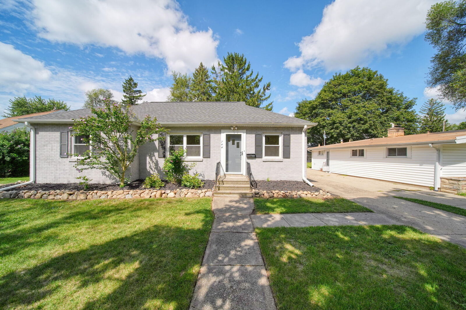 Property Photo:  744 Briarcliff Road  MI 49203 