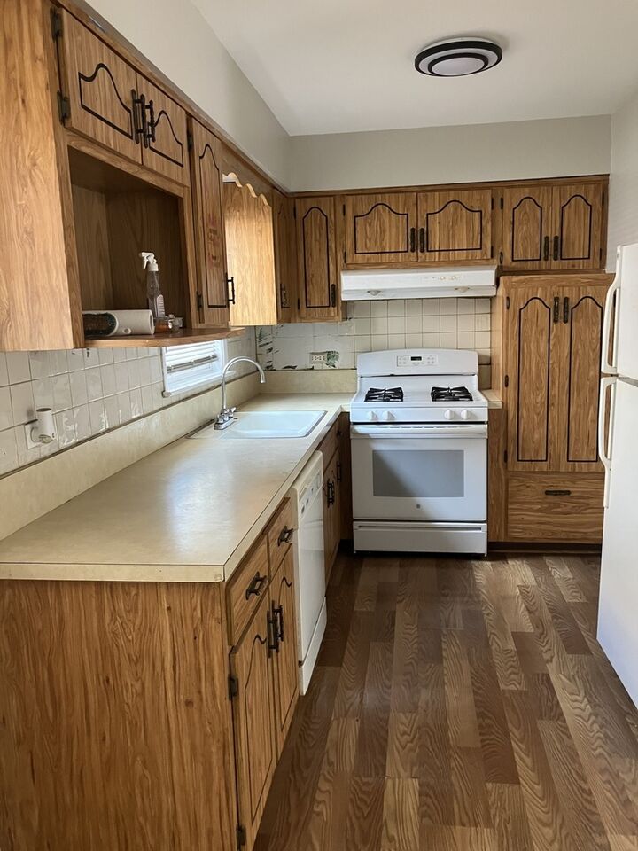 Property Photo:  1409 W Le Moyne Street 1409  IL 60160 