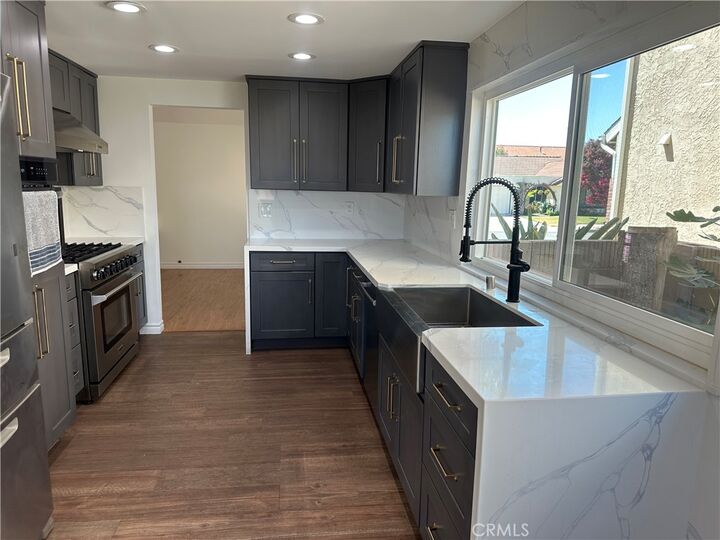 Property Photo:  9684 Avenida Monterey  CA 90630 