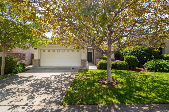 Property Photo:  2153 Horseshoe Glen Circle  CA 95630 
