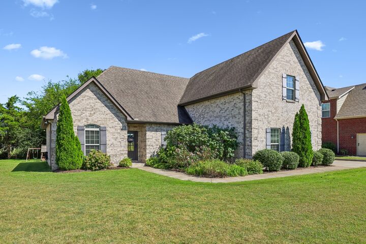 Property Photo:  2604 Tellyman Ave  TN 37130 