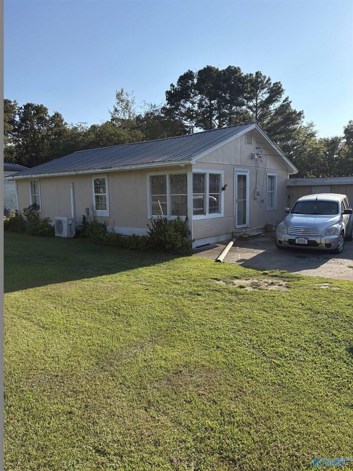 Property Photo: 1571 Snow Point Road AL 35976