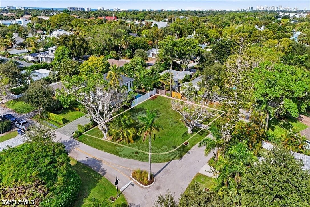 Property Photo:  1165 8th Terrace N  FL 34102 