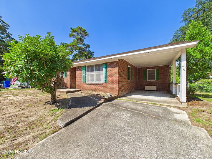 Property Photo:  425 Norton Street  NC 28465 