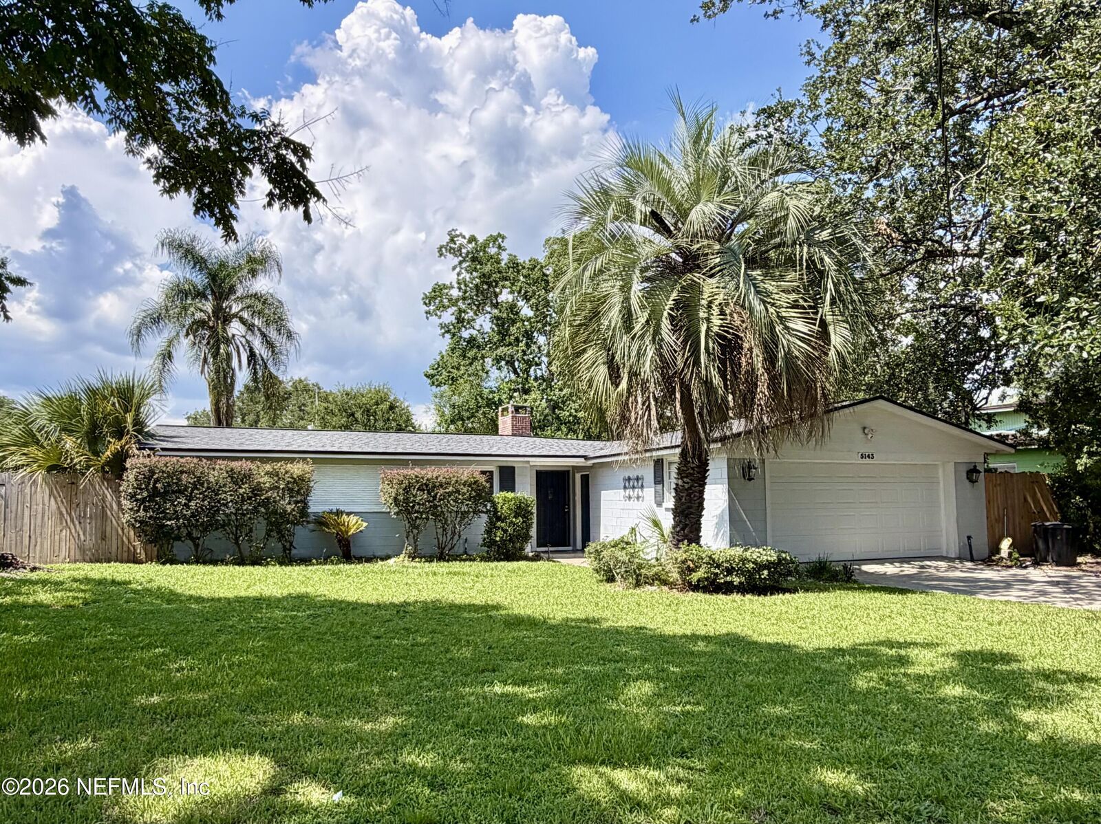 Property Photo: 5143 Camellia Circle S FL 32207