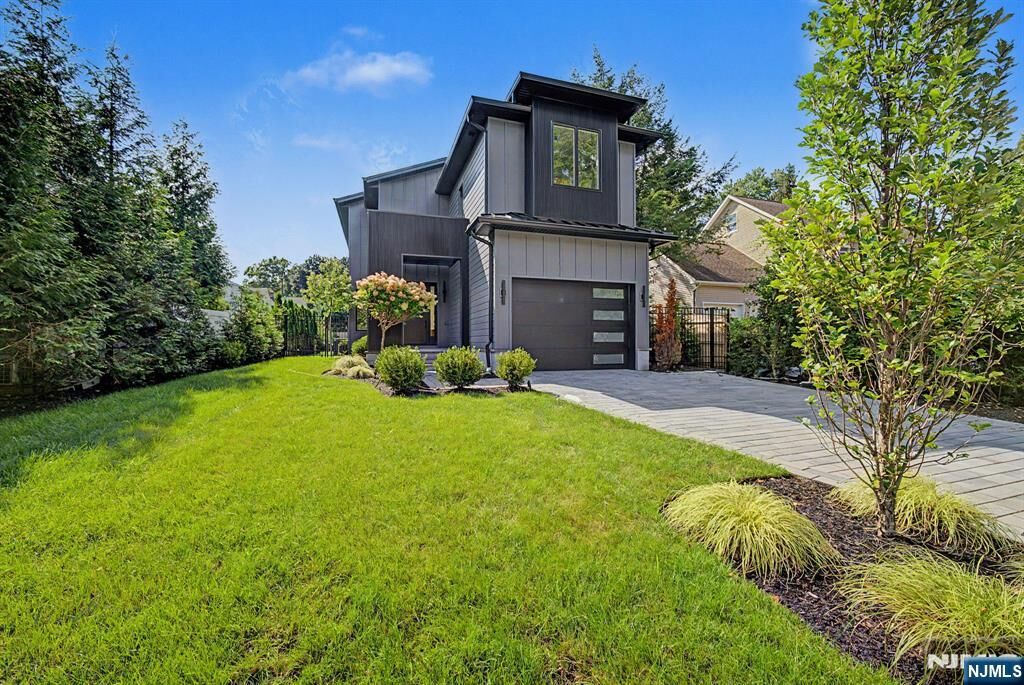 Property Photo:  68 Storig Avenue  NJ 07624 