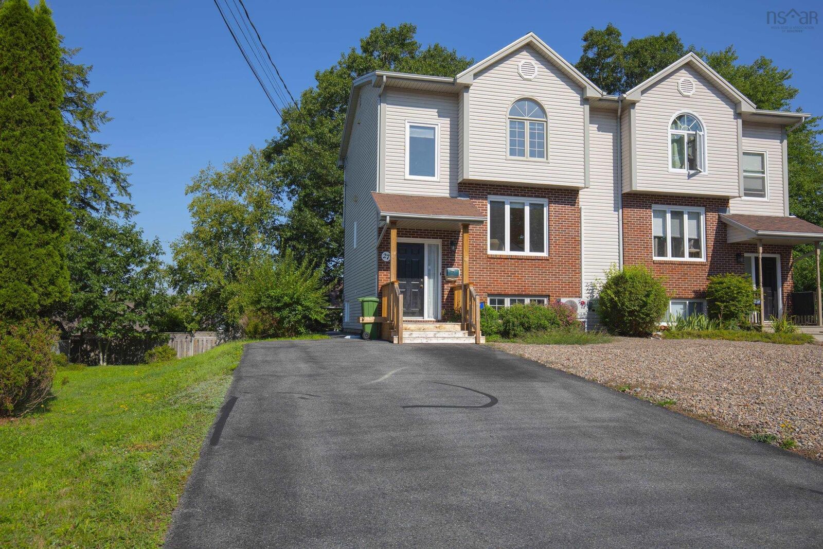 Property Photo: 27 Willowbend Court NS B4V 3V9