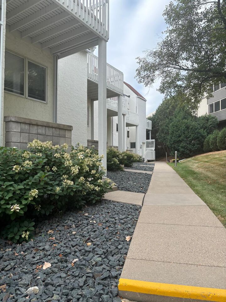 Property Photo:  3059 Lake Shore Drive A  MN 55416 