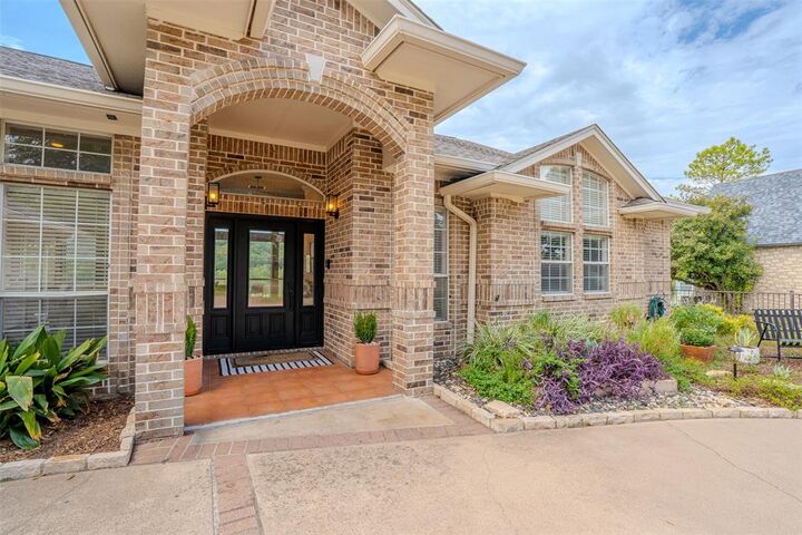 Photo de la propriété:  9210 Ravenswood Road  TX 76049 
