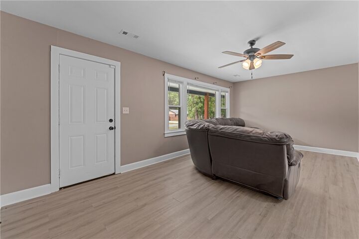 Property Photo: 1023 Lowell Road AR 72764