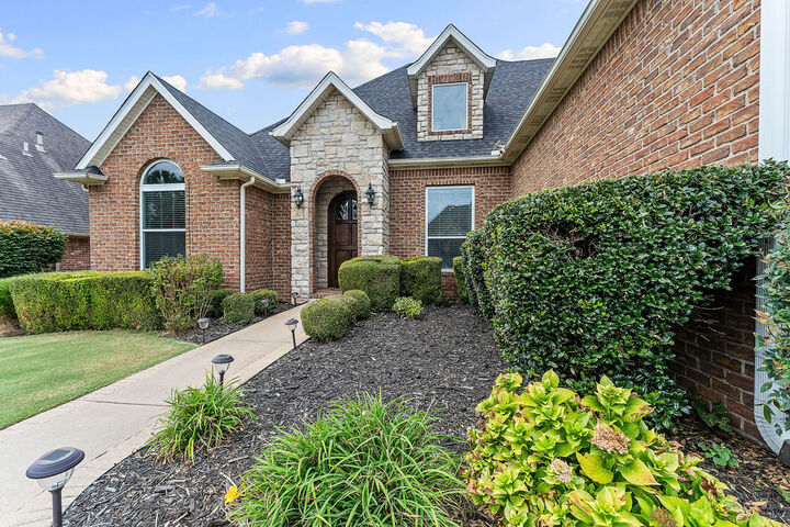 Property Photo: 5404 S Braebourne Road AR 72758