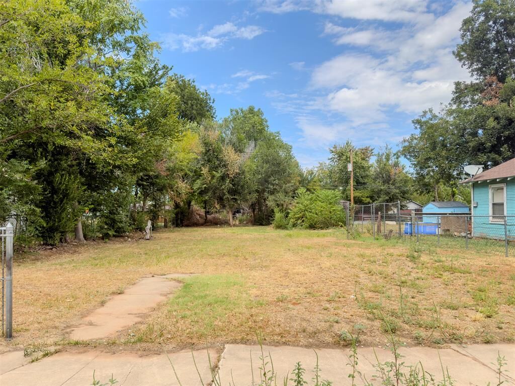 Property Photo: 111 W Georgia Avenue OK 73005