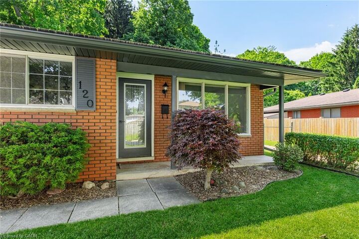 Property Photo: 120 Arrowhead Crescent ON N2P 1B9