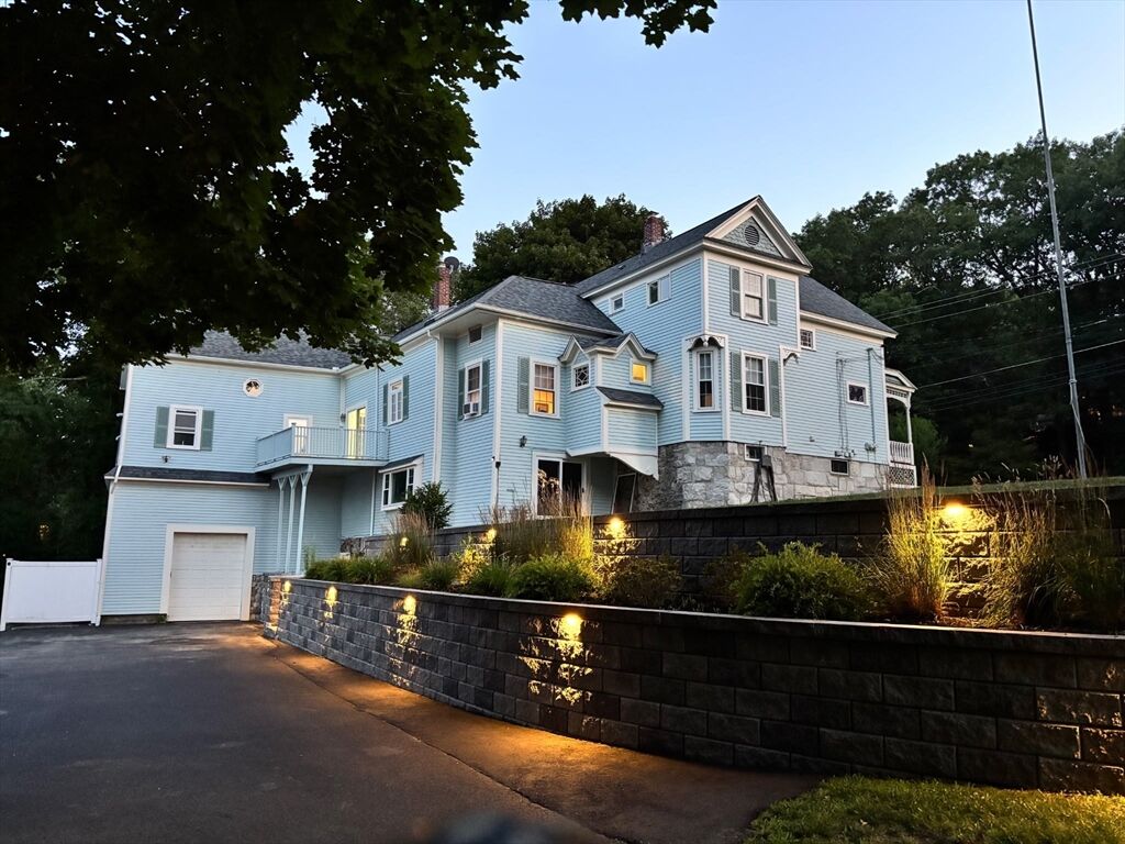 Property Photo:  127 North Rd  MA 01824 