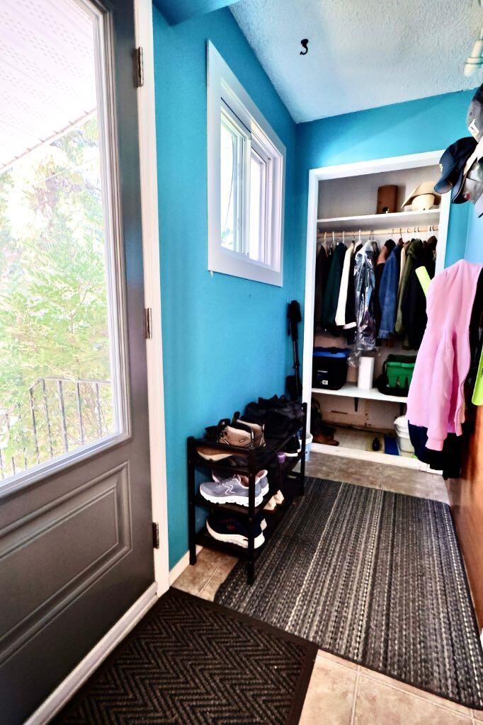 Property Photo:  305 7 Avenue E  AB T0J 2J0 