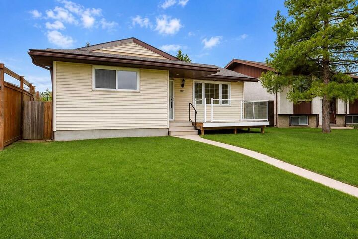 Property Photo: 6607 Malvern Road NE AB T2A 5C3
