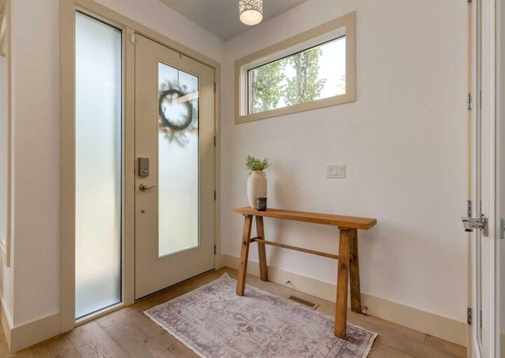 Property Photo:  4624 83 Street NW  AB T3B 2R2 