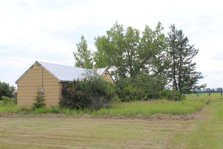 224009 690 Highway S — photo 1