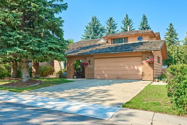 48 Oakmount Way SW — photo 1