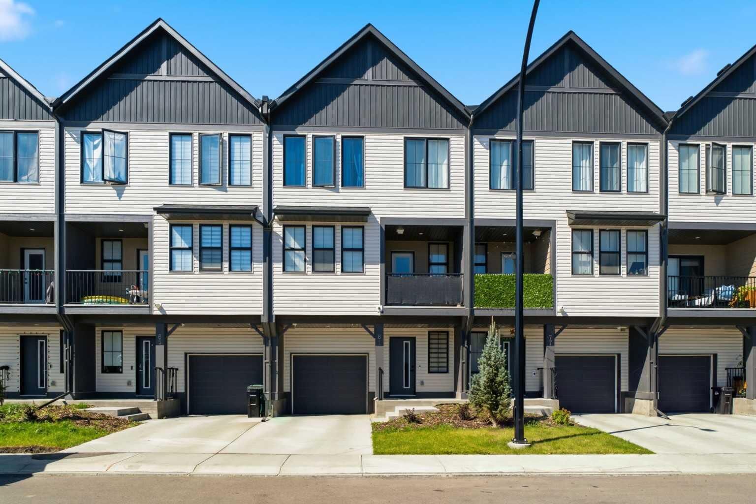 Property Photo:  81 South Point Manor SW  AB T4B 5M8 