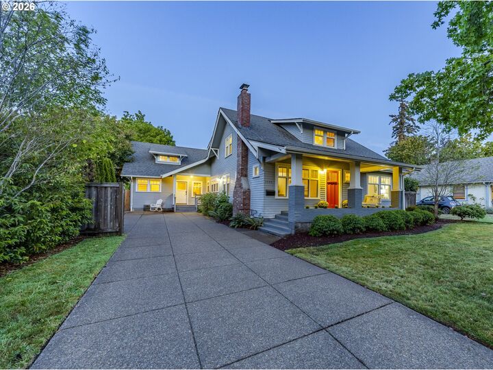 Property Photo:  1545 Villard St  OR 97403 