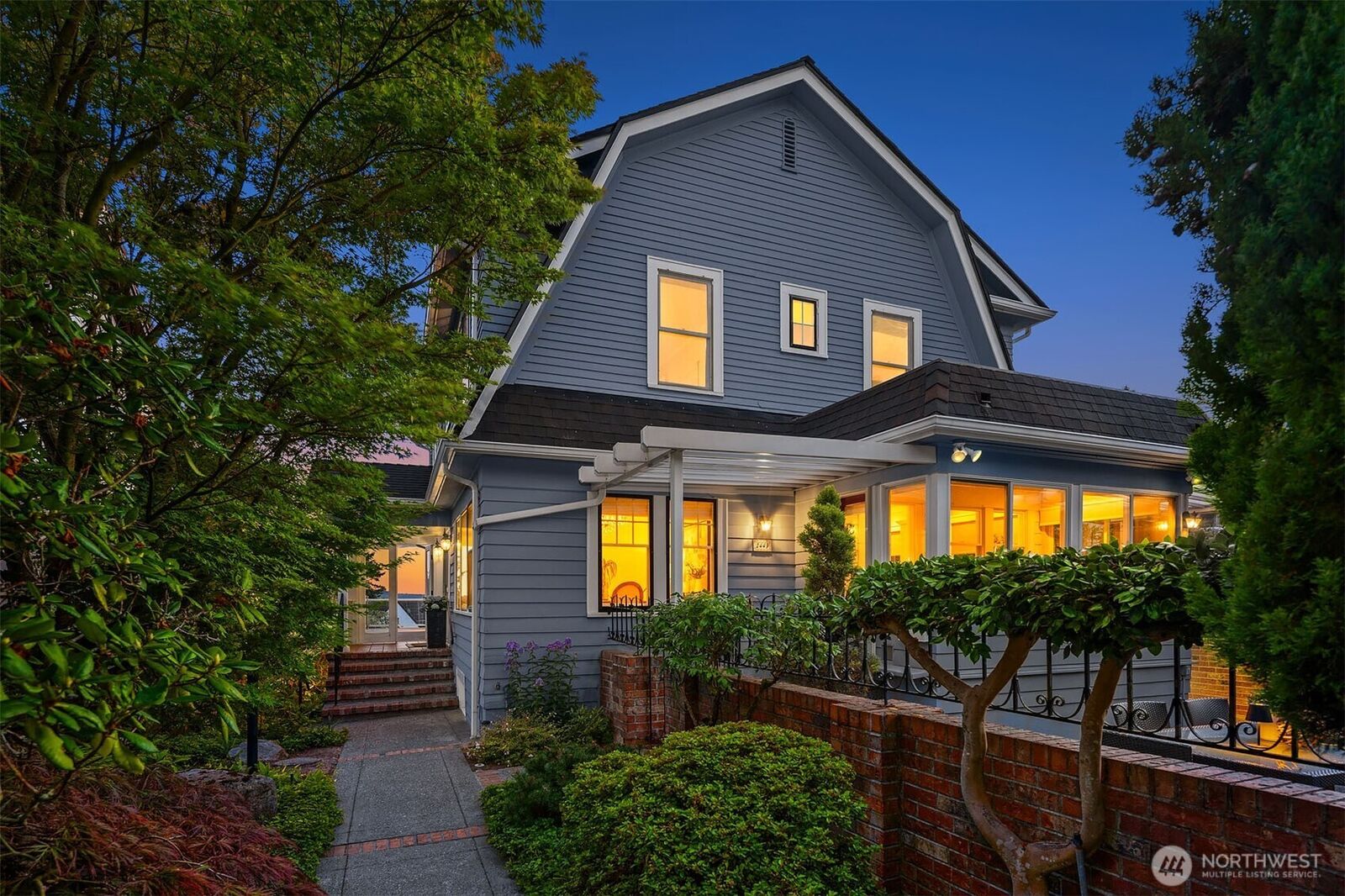 Property Photo:  2449  43rd Avenue W  WA 98199 