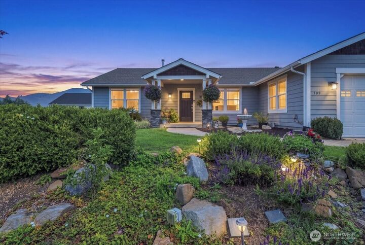 Property Photo: 109 Cascade Place WA 98815