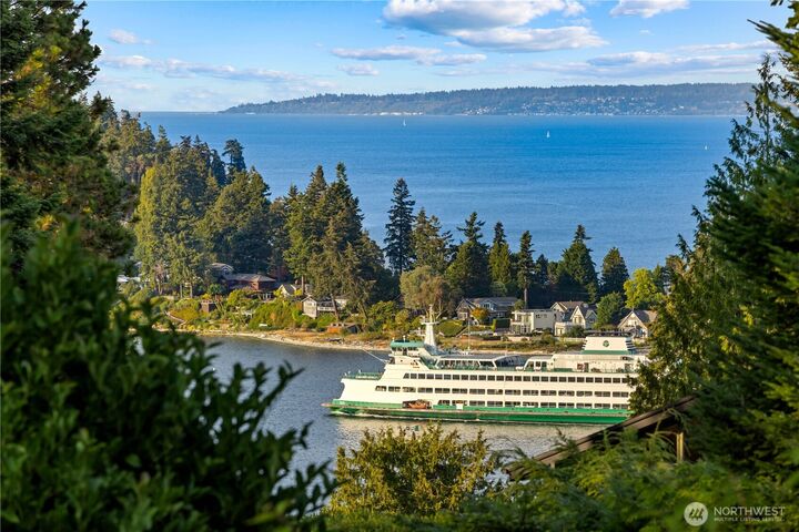 Property Photo: 10785 Bill Point Crest NE WA 98110