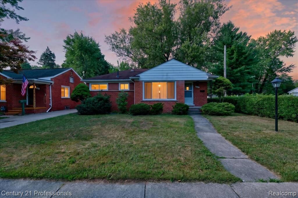 Property Photo:  16615 Pomona Drive  MI 48240 