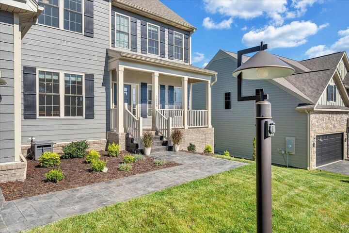Property Photo:  7026 Parkway View Trl  VA 24018 