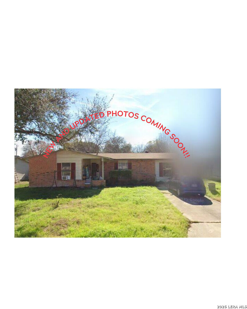 Property Photo:  804 Aviation Ave  TX 78154 